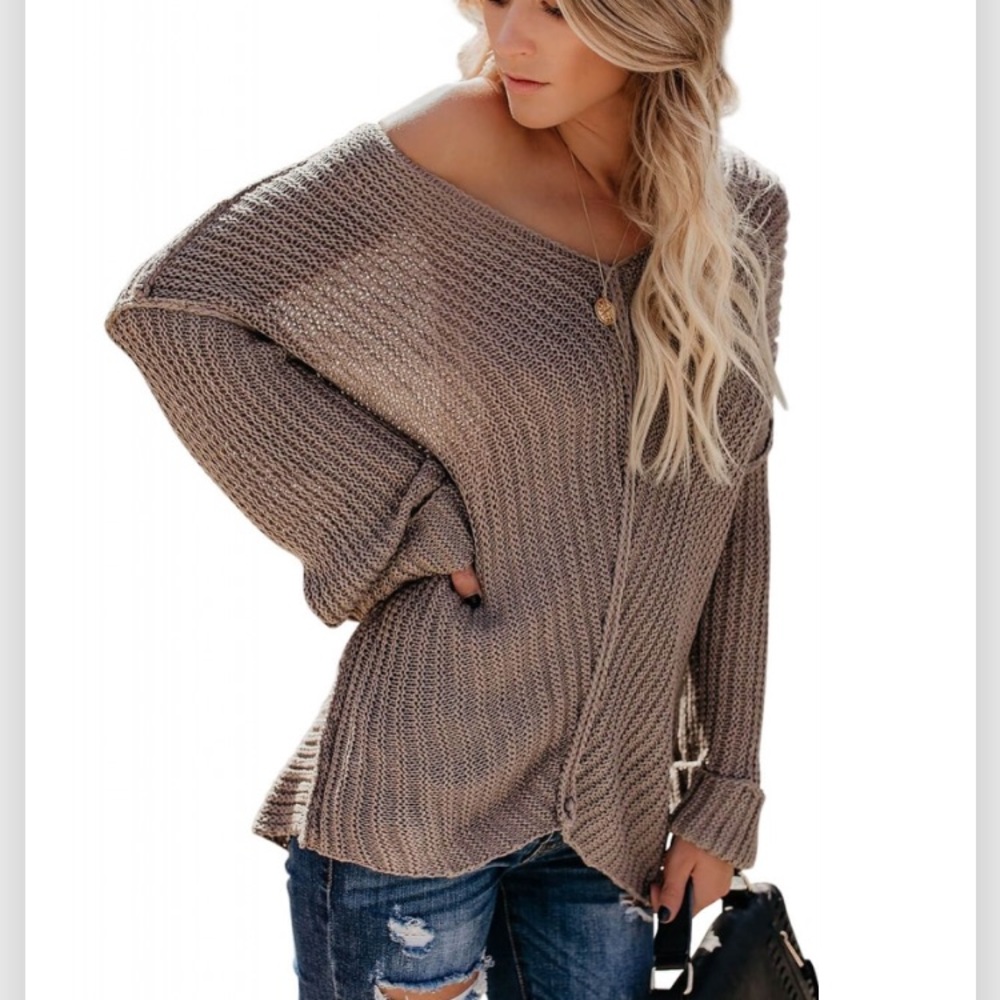 Textured V-Neck pullover sweater